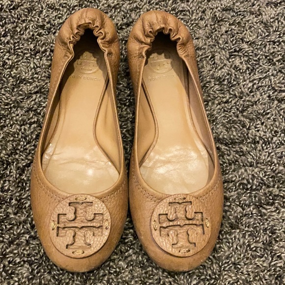 Camel colored leather Tory Burch flats. Size 7. - Picture 1 of 4